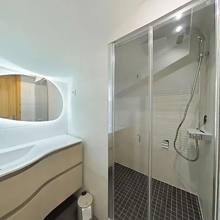 Appt Au Centre Avec 2 Chambres, Balcon, Casier A Et Confort Au Grand-bornand - Fr-1-241-61 * Le Grand-Bornand