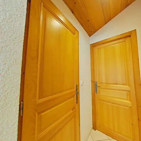 Appt Au Centre Avec 2 Chambres, Balcon, Casier A Et Confort Au Grand-bornand - Fr-1-241-61 Appartement Le Grand-Bornand