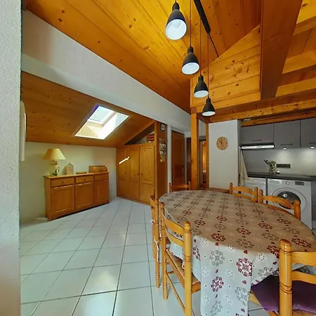 Appt Au Centre Avec 2 Chambres, Balcon, Casier A Et Confort Au Grand-bornand - Fr-1-241-61 Le Grand-Bornand